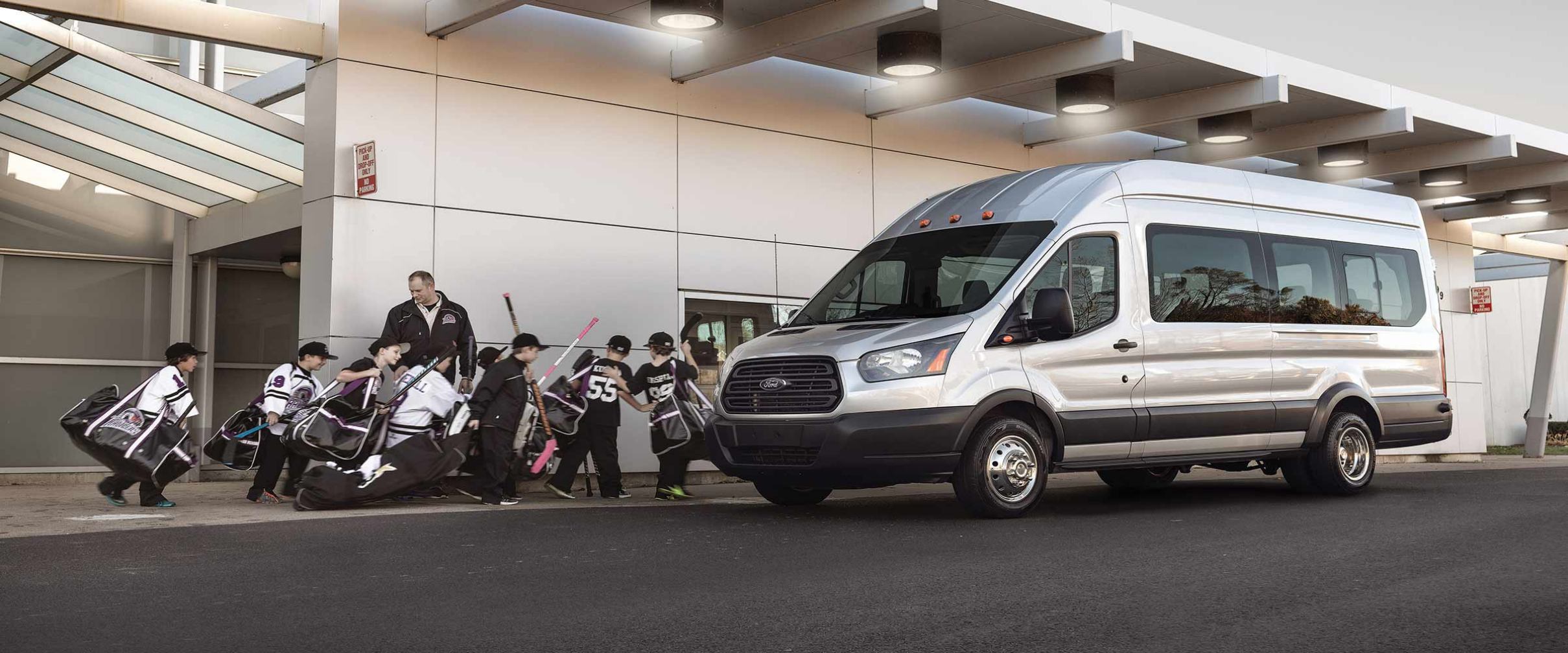 rent 15 passenger van hertz