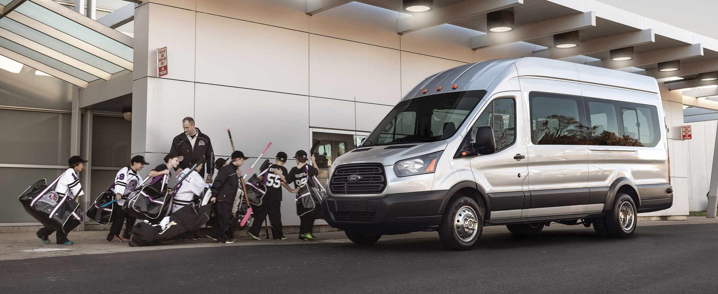 18 passenger minibus rental